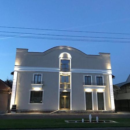 Regal Ballroom Caransebes Exterior photo